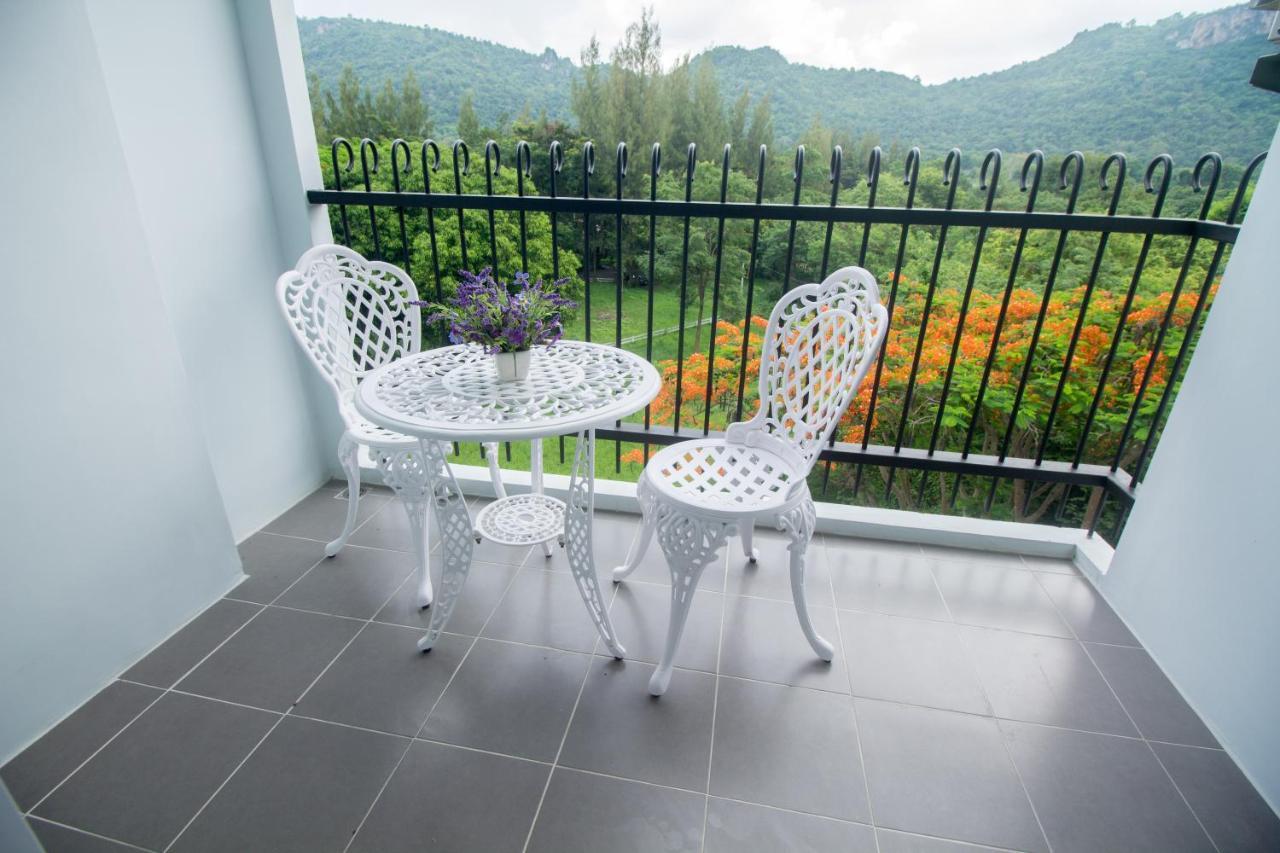 Courtyard Khaoyai By August Apartment Mu Si Ngoại thất bức ảnh